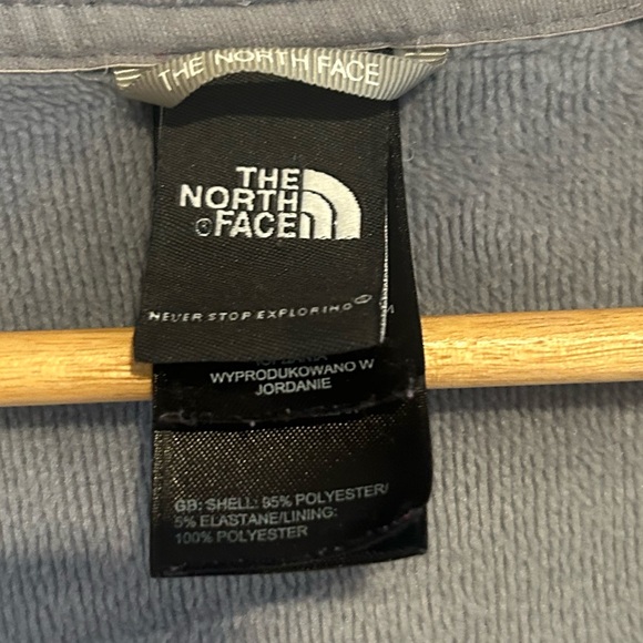 Northface full zip gray fleece with pink zipper, size medium. - Picture 4 of 5